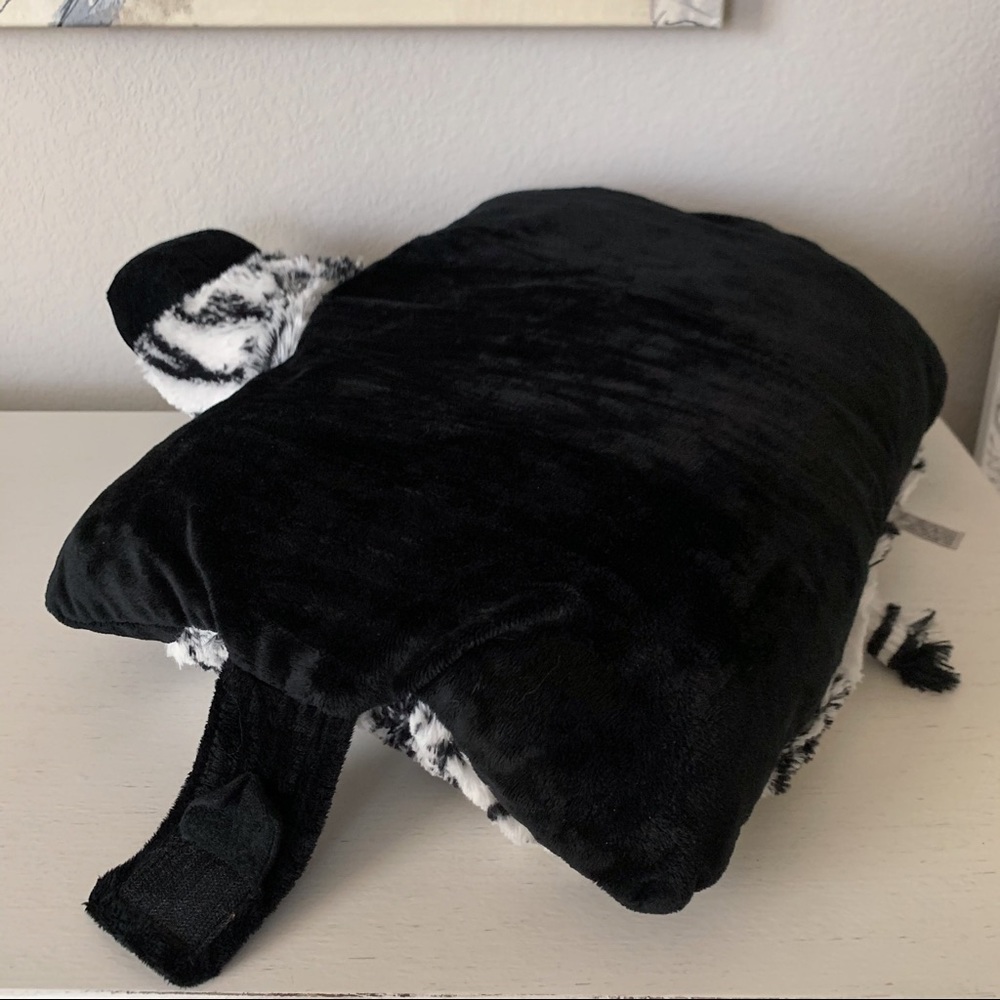 NWOT Zebra Pillow Pet - Picture 10 of 16